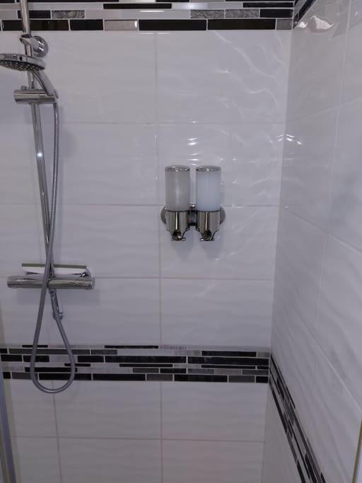 Gite Rdc 42M2 400 M Centre Ville 200 M Gare Tgv Parking Gratuit 250 Places Face Au Logement Arras Dış mekan fotoğraf